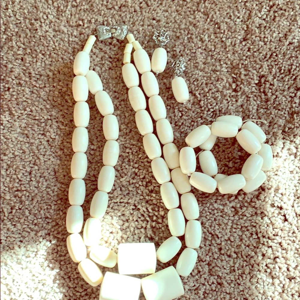 Angel’s Blush: Porcelain White Accessory Set